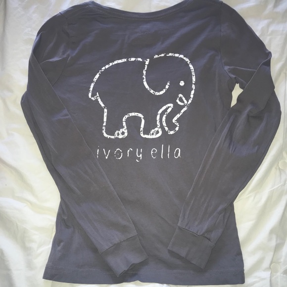 ivory ella Tops - Ivory Ella XS Lavender Long Sleeved Pocket T 💜🐘